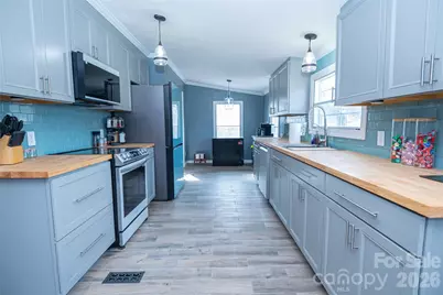 6611 Prysock Avenue, Connelly Springs, NC 28612 - Photo 8