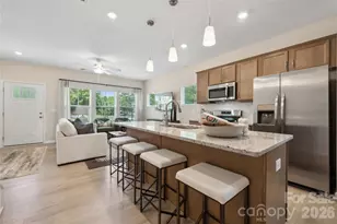 6514 Harlech St, Charlotte, NC 28269 - Photo 2