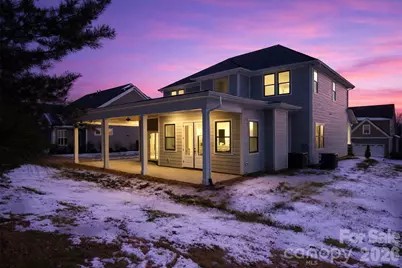 1207 39th Avenue NE, Hickory, NC 28601 - Photo 2