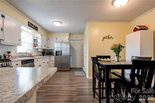 402 N Cherry St, Cherryville, NC 28021 - Photo 14