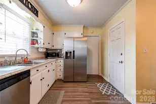 402 N Cherry St, Cherryville, NC 28021 - Photo 16