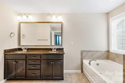 8813 Douglas Palace Court, Charlotte, NC 28278 - Photo 28