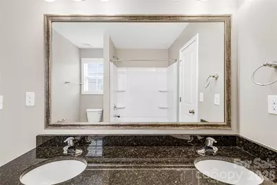 8813 Douglas Palace Court, Charlotte, NC 28278 - Photo 32