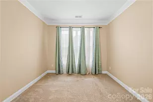 8813 Douglas Palace Ct, Charlotte, NC 28278 - Photo 18