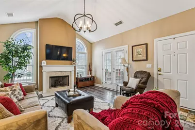 8577 Highland Glen Drive, Charlotte, NC 28269 - Photo 8