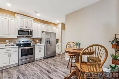 8577 Highland Glen Drive, Charlotte, NC 28269 - Photo 18