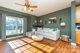 243 Scenic Ridge Dr, Hendersonville, NC 28792 - Photo 8