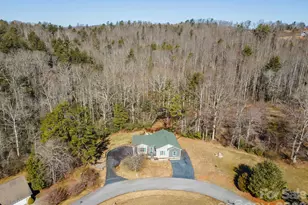 243 Scenic Ridge Dr, Hendersonville, NC 28792 - Photo 4