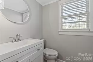 1717 Woodvalley Dr, Charlotte, NC 28216 - Photo 10