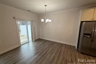 8627 Harris Lake Ln, Charlotte, NC 28269 - Photo 6