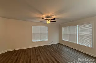 8627 Harris Lake Ln, Charlotte, NC 28269 - Photo 4