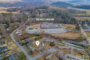 19 Trowbridge Ln, Brevard, NC 28712 - Photo 6