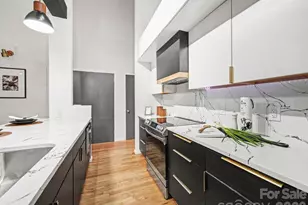 3911 Windwood Cir, Charlotte, NC 28226 - Photo 6