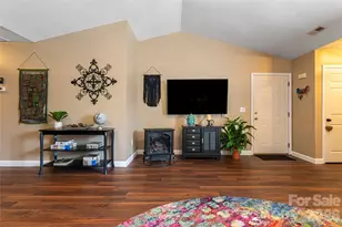 92 Wiltshire Cir, Fletcher, NC 28732 - Photo 8