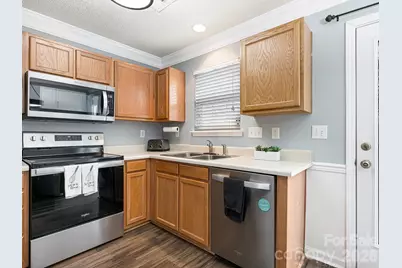 10783 Holly Ridge Boulevard, Charlotte, NC 28216 - Photo 10