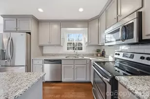 1215 6th St NW, Hickory, NC 28601 - Photo 6