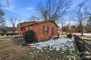 1215 6th St NW, Hickory, NC 28601 - Photo 30