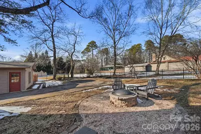 1215 6th Street NW, Hickory, NC 28601 - Photo 32