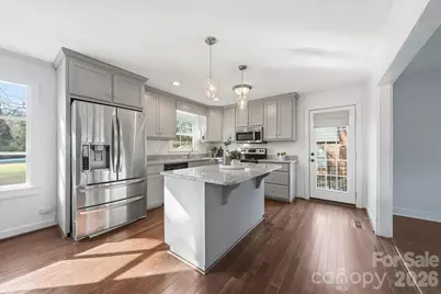 1215 6th Street NW, Hickory, NC 28601 - Photo 4