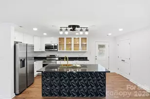 704 W Border St, Dallas, NC 28034 - Photo 24