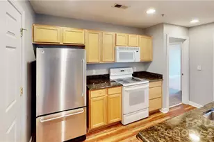 718 W Trade St, Charlotte, NC 28202 - Photo 6