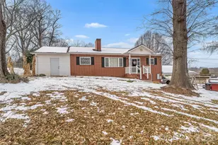 1640 W Nc 10 Hwy, Newton, NC 28658 - Photo 2