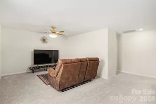 10136 Chatham Run Ln, Charlotte, NC 28262 - Photo 20