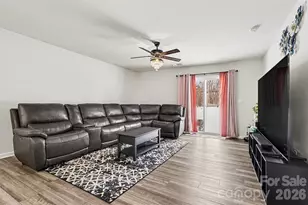 10136 Chatham Run Ln, Charlotte, NC 28262 - Photo 6