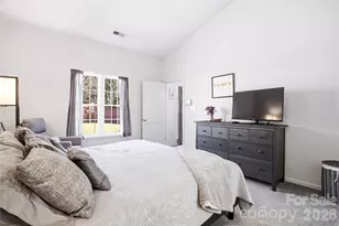 8812 Norway Ct, Charlotte, NC 28269 - Photo 16