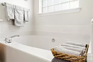 8812 Norway Ct, Charlotte, NC 28269 - Photo 18