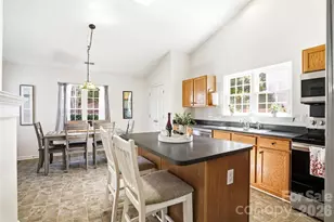 8812 Norway Ct, Charlotte, NC 28269 - Photo 10