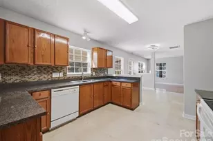 1968 8th St Ln SE, Hickory, NC 28602 - Photo 12