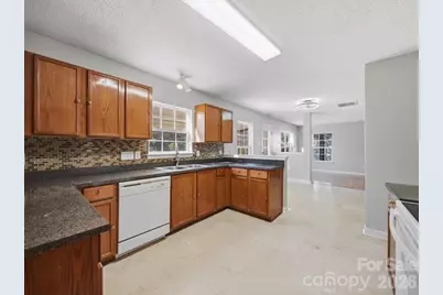 1968 8th Street Lane SE, Hickory, NC 28602 - Photo 8