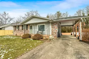 46 Sunny Acres Dr, Etowah, NC 28729 - Photo 2