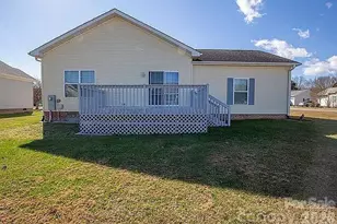 403 Sassafras Dr, Hendersonville, NC 28739 - Photo 1