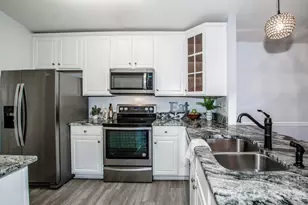 17151 Doe Valley Ct, Cornelius, NC 28031 - Photo 4