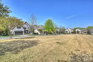 2244 Rock Creek Dr, Charlotte, NC 28226 - Photo 2