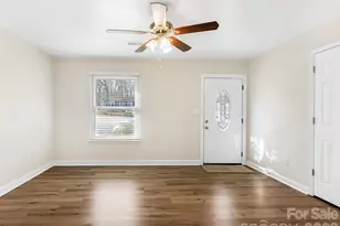 8446 Clear Meadow Ln, Charlotte, NC 28227 - Photo 6