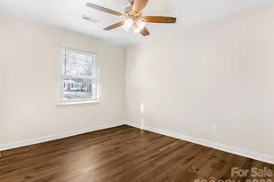 8446 Clear Meadow Ln, Charlotte, NC 28227 - Photo 12