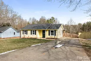 8446 Clear Meadow Ln, Charlotte, NC 28227 - Photo 2