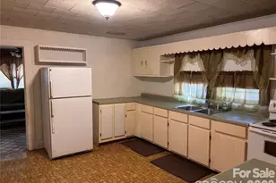 206 Railroad St, Mooresboro, NC 28114 - Photo 2