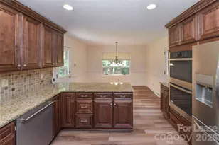 2630 Fernbank Dr, Charlotte, NC 28226 - Photo 10