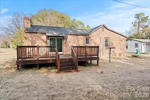 32 Roddy St, Cheraw, SC 29520 - Photo 2