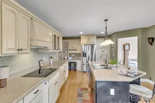 303 E Forest Pl, Candler, NC 28715 - Photo 12