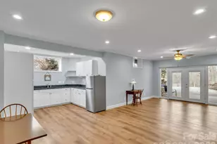 303 E Forest Pl, Candler, NC 28715 - Photo 36