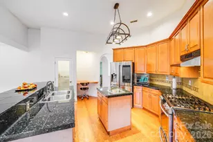 5329 Kuykendall Rd, Charlotte, NC 28270 - Photo 16