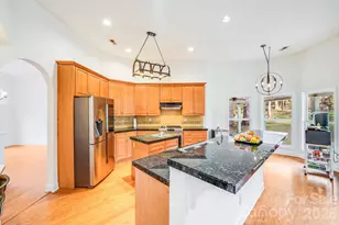 5329 Kuykendall Rd, Charlotte, NC 28270 - Photo 14