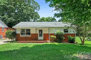 742 N Mulberry St, Statesville, NC 28677 - Photo 1