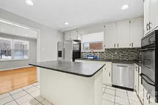 742 N Mulberry St, Statesville, NC 28677 - Photo 8