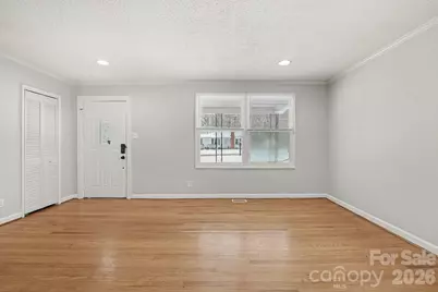 742 N Mulberry Street, Statesville, NC 28677 - Photo 4